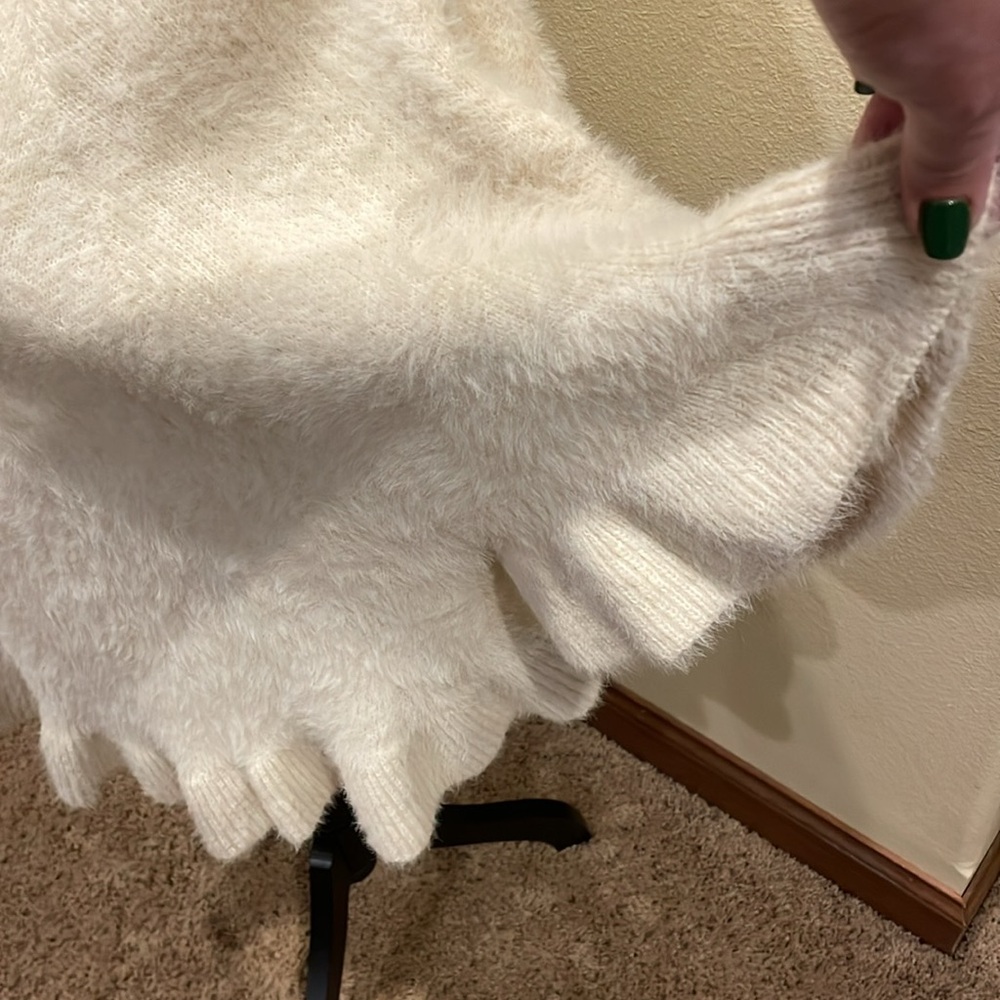 ANTHROPOLOGIE AKEMI + KIN Falling Snow Ivory Eyelash Sweater Poncho One Size - Picture 7 of 11